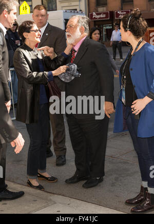 New York City, USA - 20. April 2016: Regisseur Francis Ford Coppola kommt in Tribeca Gespräche Geschichtenerzähler - Francis Ford Coppola mit Jay McInerney - während die 2016 Tribeca Film Festival bei der SVA Theater 1 Credit: Ovidiu Hrubaru/Alamy Live News Stockfoto