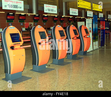 Self-service Check-in Automaten am Flughafen "Scheremetjewo" terminal D Stockfoto