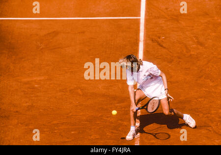 Steffi Graf (GER) im Wettbewerb bei den French Open 1988. Stockfoto