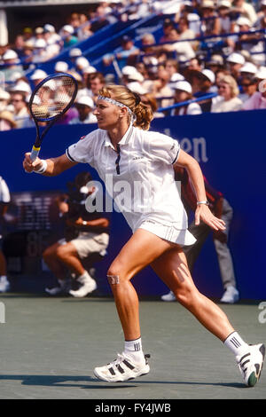 Steffi Graf (GER) Im Wettbewerb Bei Den US Open 1996 Stockfotografie ...