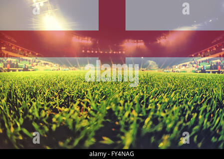 Euro 2016 Stadion mit blending England Flagge Stockfoto