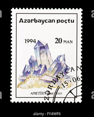 Briefmarke aus Aserbaidschan Darstellung Amethyst Kristalle. Stockfoto