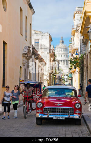 Vertikale Straßenbild in der Altstadt von Havanna, Kuba. Stockfoto