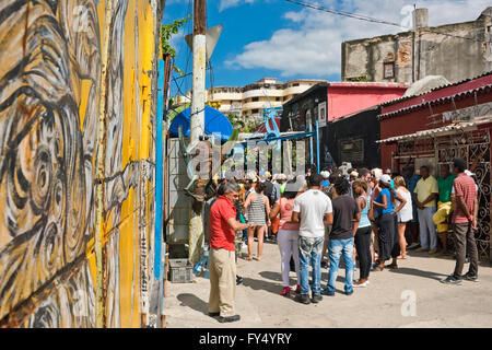 Horizontale Ansicht Hamel Gasse in Havanna, Kuba. Stockfoto