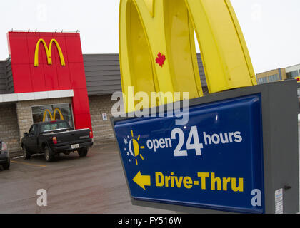 McDonald's Restaurant in Kingston, Ontario, auf Montag, 25. Januar 2016. Stockfoto