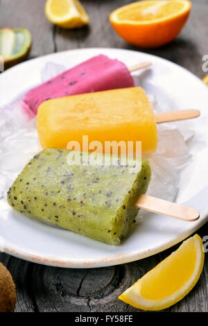 Hausgemachte Obst Eis Eis am Stiel, geringe Schärfentiefe Stockfoto