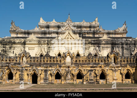 Maha Aungmye Bonzan oder Mahar Aung Mye Bon San, Kloster, Inwa in der Nähe von Mandalay, Myanmar Stockfoto