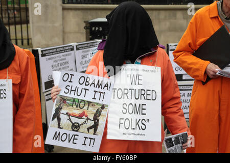 London, UK. 22. April 2016. Demonstranten protestieren in weißen Saal während Präsident Barack Obama Besuch 10 Downing Street. Bildnachweis: Thabo Jaiyesimi/Alamy Live-Nachrichten Stockfoto