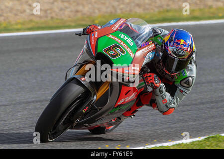 Jerez, Spanien. 22. April 2016. Stefan Bradl von Deutschland und Aprilia Racing Team Gresini rundet die Biegung während der ersten MotoGP freien Training des spanischen Grand Prix auf der Rennstrecke von Jerez in Jerez De La Frontera am 22. April 2016 Credit: Marco Iorio/Alamy Live-Nachrichten Stockfoto