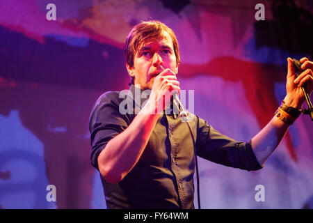 Stoke-On-Trent, Staffordshire, UK. 22. April 2016. Das Bluetones treten live auf der Sugarmill auf ihren 20. Jahrestag-Jukebox-Tour. Bildnachweis: Simon Newbury/Alamy Live-Nachrichten Stockfoto