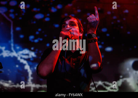 Stoke-On-Trent, Staffordshire, UK. 22. April 2016. Das Bluetones treten live auf der Sugarmill auf ihren 20. Jahrestag-Jukebox-Tour. Bildnachweis: Simon Newbury/Alamy Live-Nachrichten Stockfoto