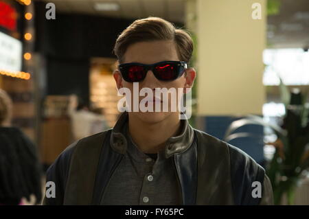 Erscheinungsdatum: 27. Mai 2016 Titel: X-Men: Apokalypse STUDIO: 20. Jahrhundert-Fuchs-Regisseur: Bryan Singer PLOT: mit dem Aufkommen der weltweit erste Mutant, Apokalypse, müssen die X-Men zu besiegen sein Aussterben Ebenenplan Bild vereinen: Tye Sheridan (Credit Bild: C Twentieth Century Fox Film/Entertainment Bilder /) Stockfoto