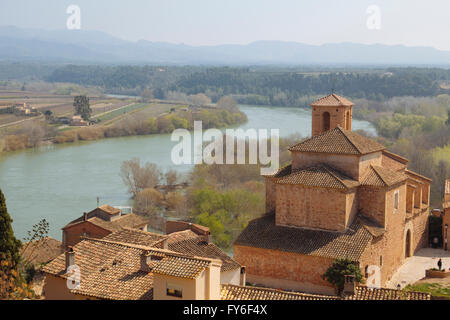 Miravet ist ein altes kleines Dorf mitten in der Terres del Ebre, Katalonien, Spanien Stockfoto