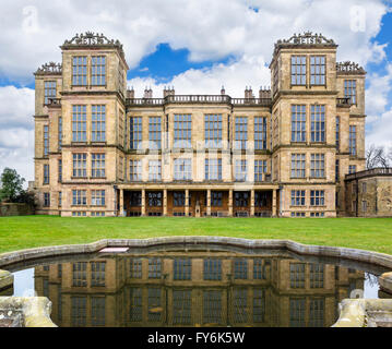 Die Rückseite des Hardwick Hall, ein elisabethanisches Landhaus und Heimat von Bess of Hardwick, in der Nähe von Chesterfield, Derbyshire, England, UK Stockfoto