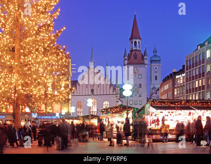 Weihnachtsmarkt in der Marienplatz, München, Bayern, Deutschland Stockfoto