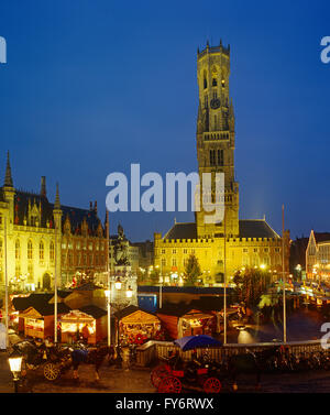 Weihnachtsmarkt in Brügge, Marktplatz, Belgien Stockfoto