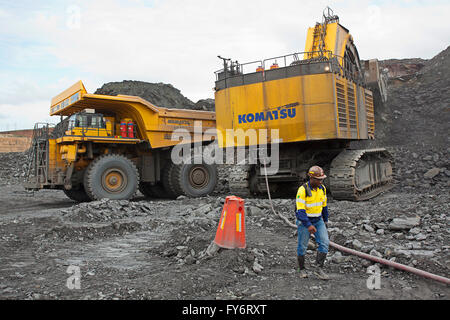 FQM Mining-Bagger und große Beute LKW, Sambia Stockfoto