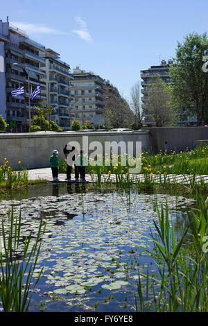 Eines Tages in The Garden of Water städtischen Freizeit Freizeitpark zwischen Salonikis neue Promenade und die Vororte der Stadt. Griechenland Stockfoto