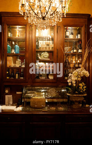 Andenken an L'Escargot Montorgueil Restaurant zu verkaufen in Restaurant in Les Halles, Paris, Frankreich Stockfoto