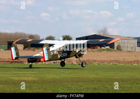 Avions Max Holste MH 151 M 5 ML G-CIGH Broussard landet auf dem Breighton Flugplatz Stockfoto