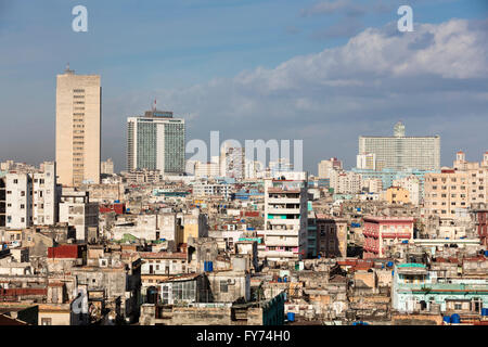 Blick auf moderne Havanna Vedado und Centro Habana gesehen von Alt-Havanna Stockfoto