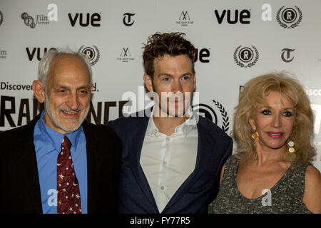 Dominic Marsh, Pamela Shaw und anderen Darstellern besucht die UK Premiere von Lucky steif auf dem 22. jährlichen Raindance Film Festival in Vue Piccadilly, London. Stockfoto