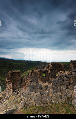 Eurasien, Caucasus Region, Armenien, Aragatsotn Provinz, Amberd, 7. Jahrhundert Festung liegt an den Hängen des Mt Aragat Stockfoto