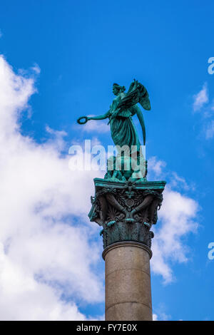 Statue von Concordia auf Jubilee Spalte Gedenken silbernes Jubiläum von König Wilhelm 1. Schlossplatz, Stuttgart, Deutschland Stockfoto