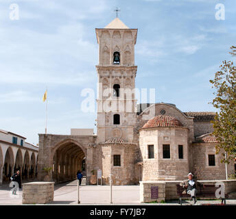 Berühmte orthodoxe christliche Kirche St. Lazarous mit Mitmenschen in der Stadt Larnaka, Zypern Stockfoto