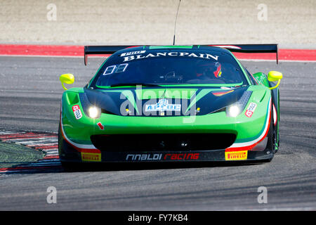 Misano Adriatico, Italien - 10. April 2016: Ferrari 458 Italia GT3 Rinaldi Racing Team, angetrieben von Marco Seefried und Siedler Stockfoto