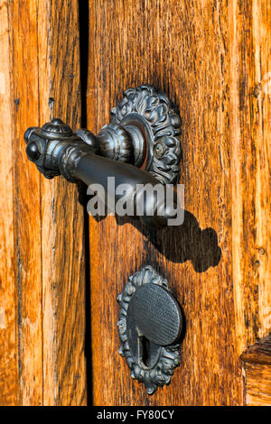 Dekorative antike Türgriff Stockfoto