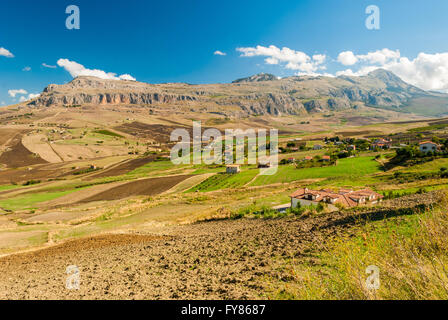 Rocca Busambra, der höchste Berg in der Kette der Sicani (West-Sizilien) Stockfoto