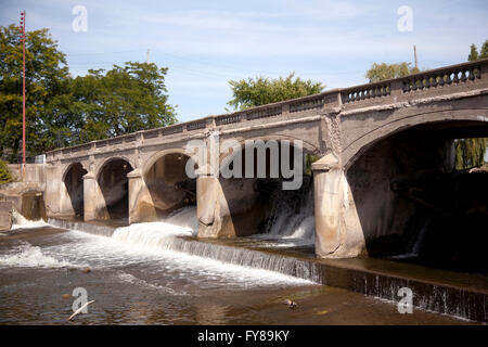 Hamilton-Staudamm am Fluss Flint in Flint, Michigan. Stockfoto