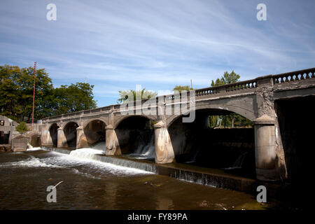 Hamilton-Staudamm am Fluss Flint in Flint, Michigan. Stockfoto