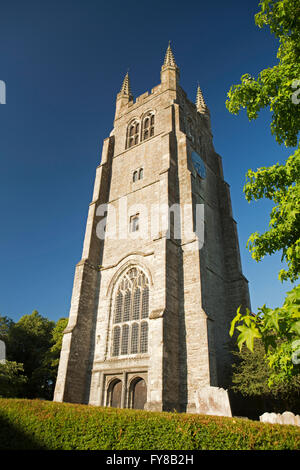 Hohe Straße, St Mildred Kirche, 100ft hoch 15. Jahrhundert Turm, Tenterden, Kent, UK Stockfoto