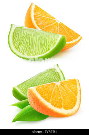 Isolierte Orange und Lime Scheiben. Zwei Stücke von Orange und Lime Früchten isoliert auf weißem Hintergrund mit Beschneidungspfad Stockfoto