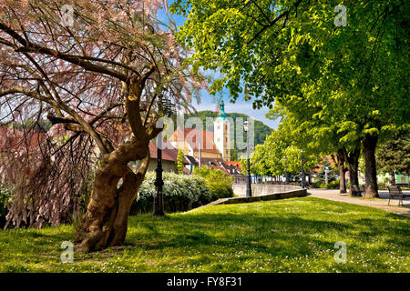 Stadt von Samobor Park und Kirche, Nordkroatien Stockfoto