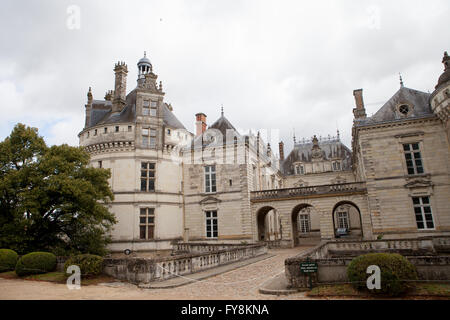 LE LUDE, Frankreich - 24. August 2015: mittelalterliche Schlösser des Loire-Tals - Le Lude an einem bewölkten Tag, nach dem Regen Stockfoto