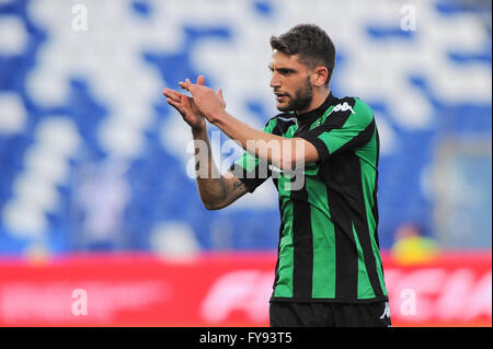 Reggio Emilia, Italien. 20. April 2016. Domenico Berardi Sassuolo vorwärts Gesten während der uns Sassuolo Calcio Vs Unione Calcio Sampdoria Serie A-Fußball-Europameisterschaft wo das Spiel mit 0: 0 endet Punkten © Massimo Morelli/Pacific Press/Alamy Live News Stockfoto