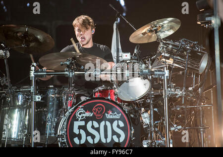 Manchester, UK. 23. April 2016. Australiens 5 Sekunden des Sommers führen in der Manchester Arena 23.04.2016 Credit: Gary Mather/Alamy Live News Stockfoto