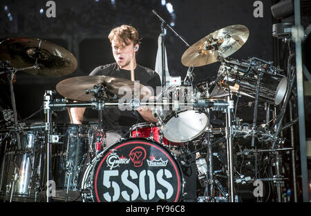 Manchester, UK. 23. April 2016. Australiens 5 Sekunden des Sommers führen in der Manchester Arena 23.04.2016 Credit: Gary Mather/Alamy Live News Stockfoto