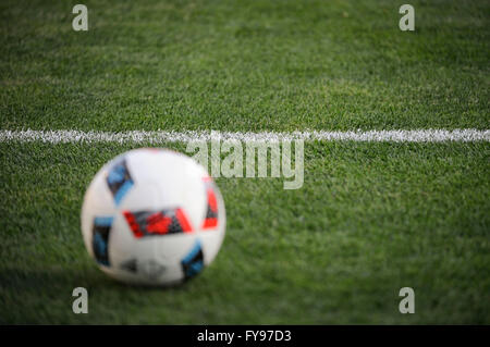 Mapfre Stadion, USA. 23. April 2016. . Spielball und dem Rasen in der ersten Hälfte des Spiels zwischen Houston Dynamo und Columbus Crew SC. Columbus Crew SC 1 - Houston Dynamo 0 nach der ersten Hälfte. Bildnachweis: Cal Sport Media/Alamy Live-Nachrichten Stockfoto