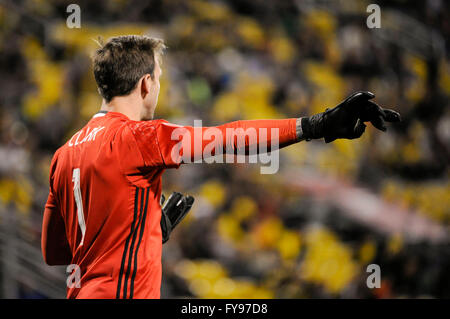 Mapfre Stadion, USA. 23. April 2016. . Columbus Crew-SC-Torhüter Steve Clark (1) in der zweiten Hälfte des Spiels zwischen Houston Dynamo und Columbus Crew SC. Columbus Crew SC 1 - Houston Dynamo 0 nach der ersten Hälfte. Bildnachweis: Cal Sport Media/Alamy Live-Nachrichten Stockfoto