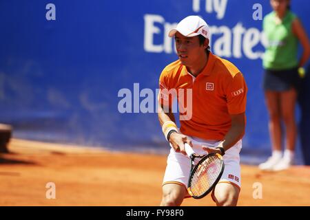 Barcelona, Spanien, 23. April 2016. 23. April 2016. Kei Nishikori (JPN) Tennis: Kei Nishikori Japans während Singls Halbfinale Spiel gegen Benoit Paire Frankreich auf der Barcelona Open Banc Sabadell-Tennis-Turnier in der Real Club de Tenis de Barcelona in Barcelona, Spanien, 23. April 2016. © Mutsu Kawamori/AFLO/Alamy Live-Nachrichten Stockfoto