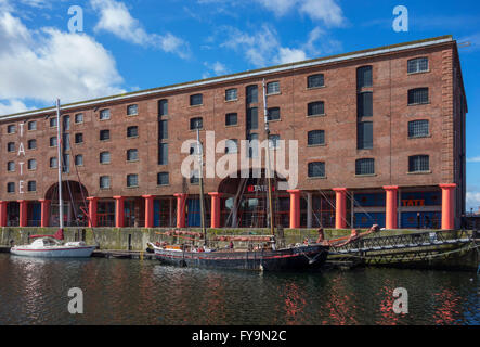 Kunstgalerie Tate Liverpool, Albert Dock, Liverpool, Merseyside, England, UK Stockfoto