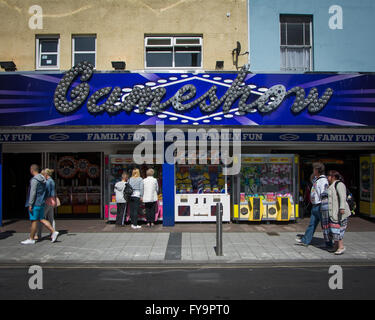 Familie Arcade in Clacton-on-Sea, Essex, England Stockfoto