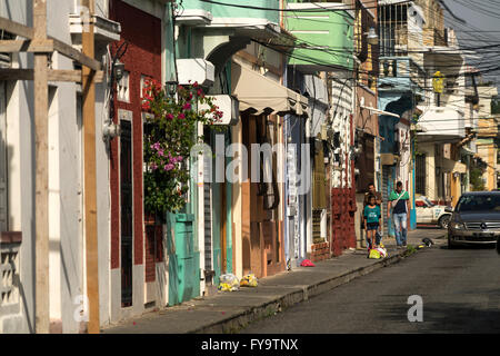 typische Straße, Zona Colonial, Hauptstadt Santo Domingo, Dominikanische Republik, Karibik, Amerika, Stockfoto