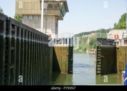 Eine Sperre für den Rhein-Main-Donau-Kanal in der Nähe von Regensburg, Bayern, Deutschland Stockfoto