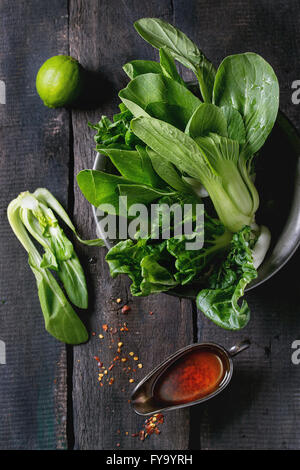 Auswahl an rohen Bok choy Stockfoto