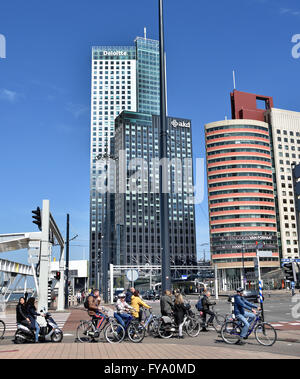 Deloitte und der AKD (Wilhelminakade) Maas World Port Center (Kop van Zuid) Rotterdam Niederlande Niederlande Stockfoto